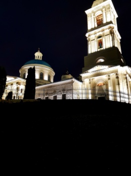 Никольский собор в Серпухове в ночной подсветке