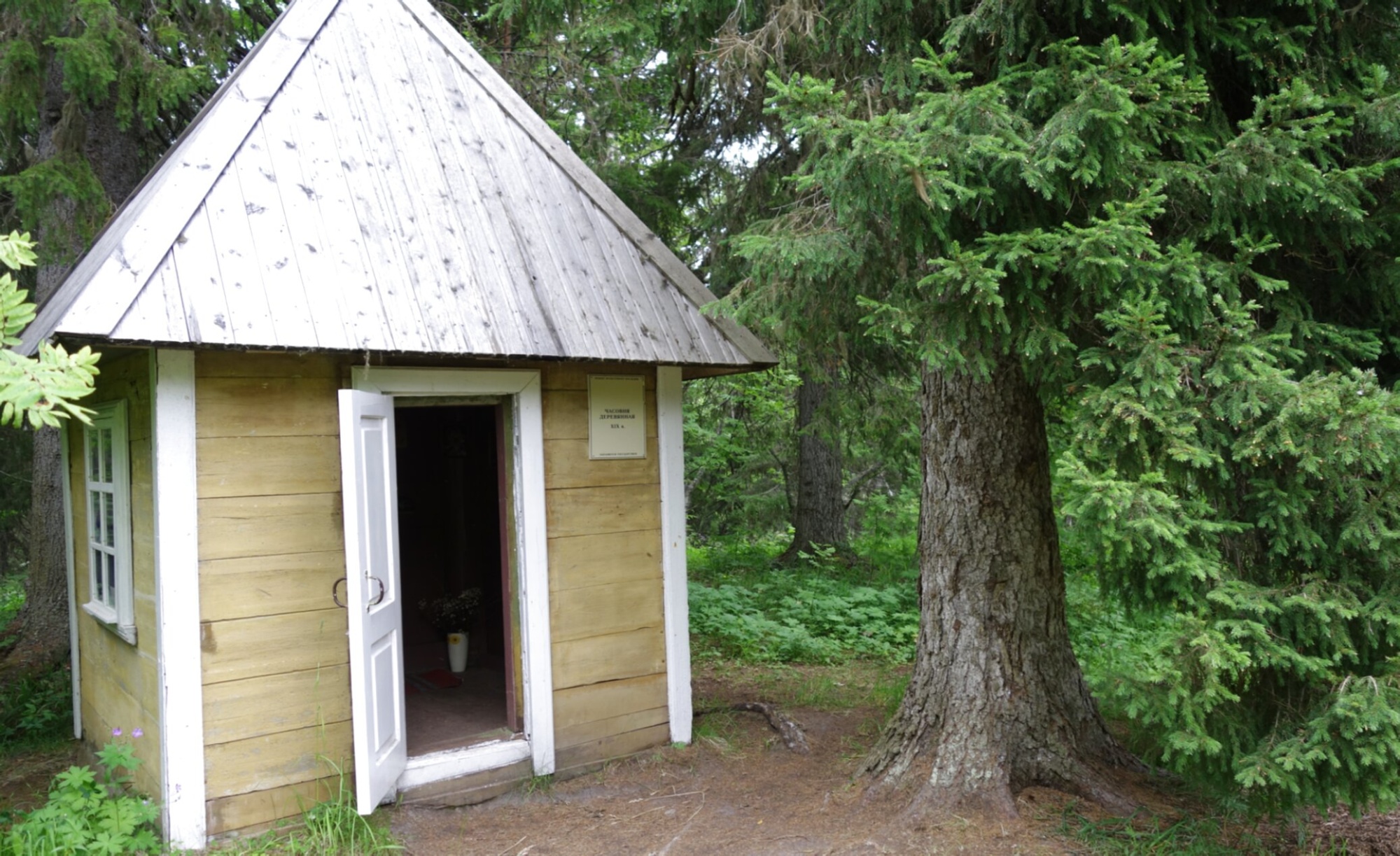 Деревянная часовня XIX века в Макарьевской пустыни