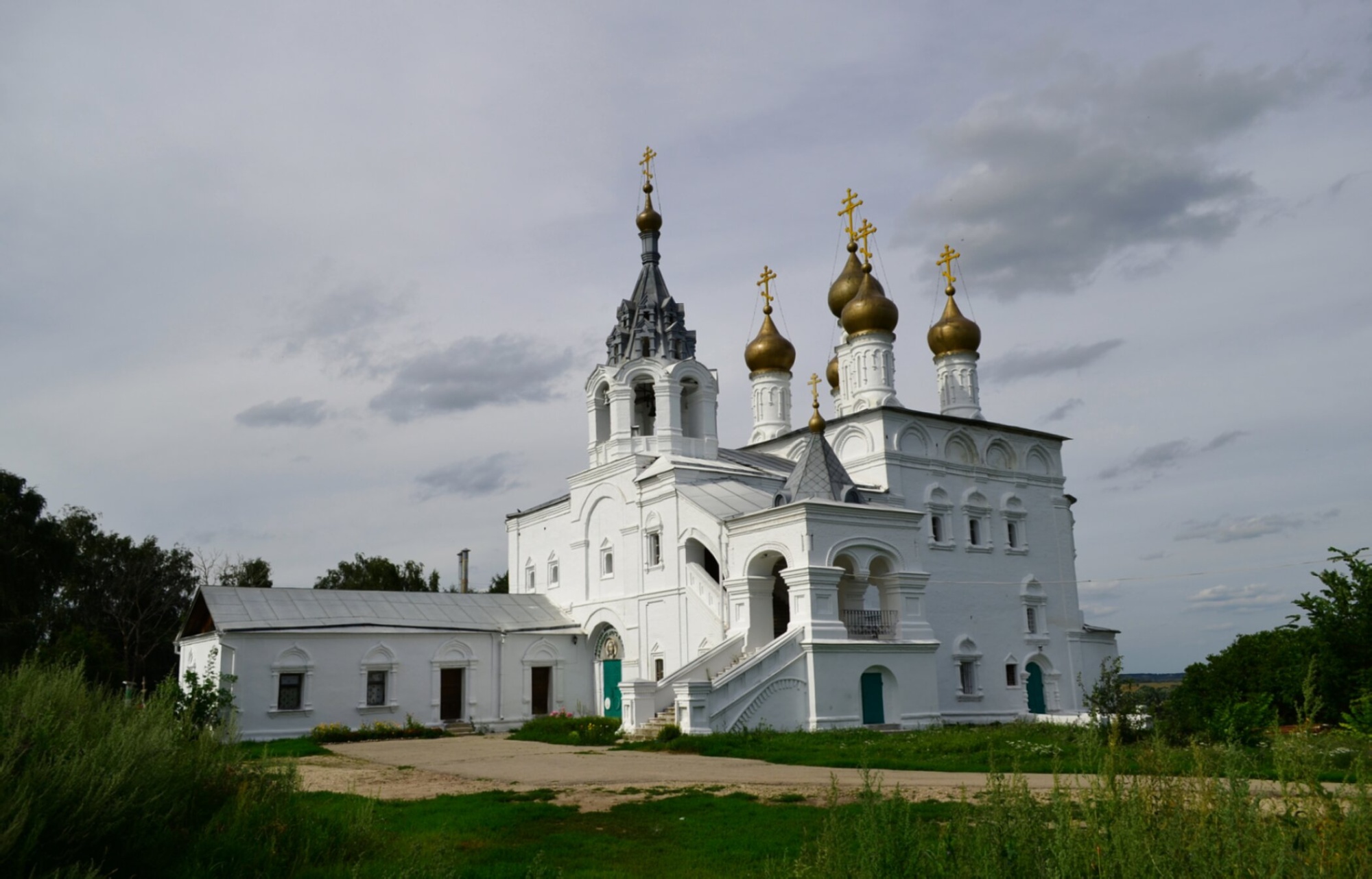 Церковь Воскресения Христова в селе Исады: фотография и историческое описание