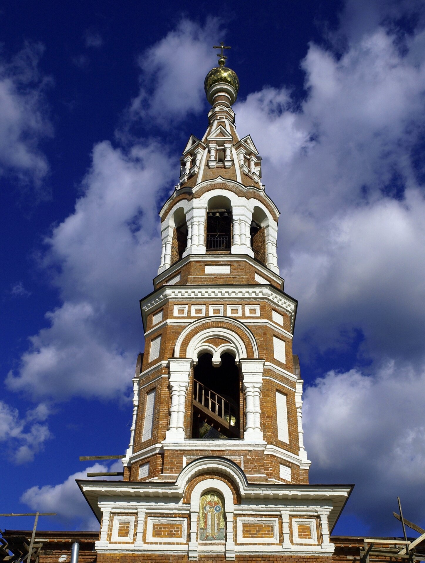 Колокольня Церкви Михаила Архангела в селе Красное