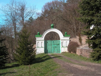 Святые врата Спасо-Преображенского скита