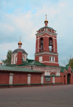 Храм иконы Божией Матери «Знамение» в Захарьине