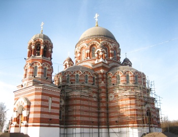 Троицкая церковь в Щурове: уникальный храм византийского стиля в Коломне