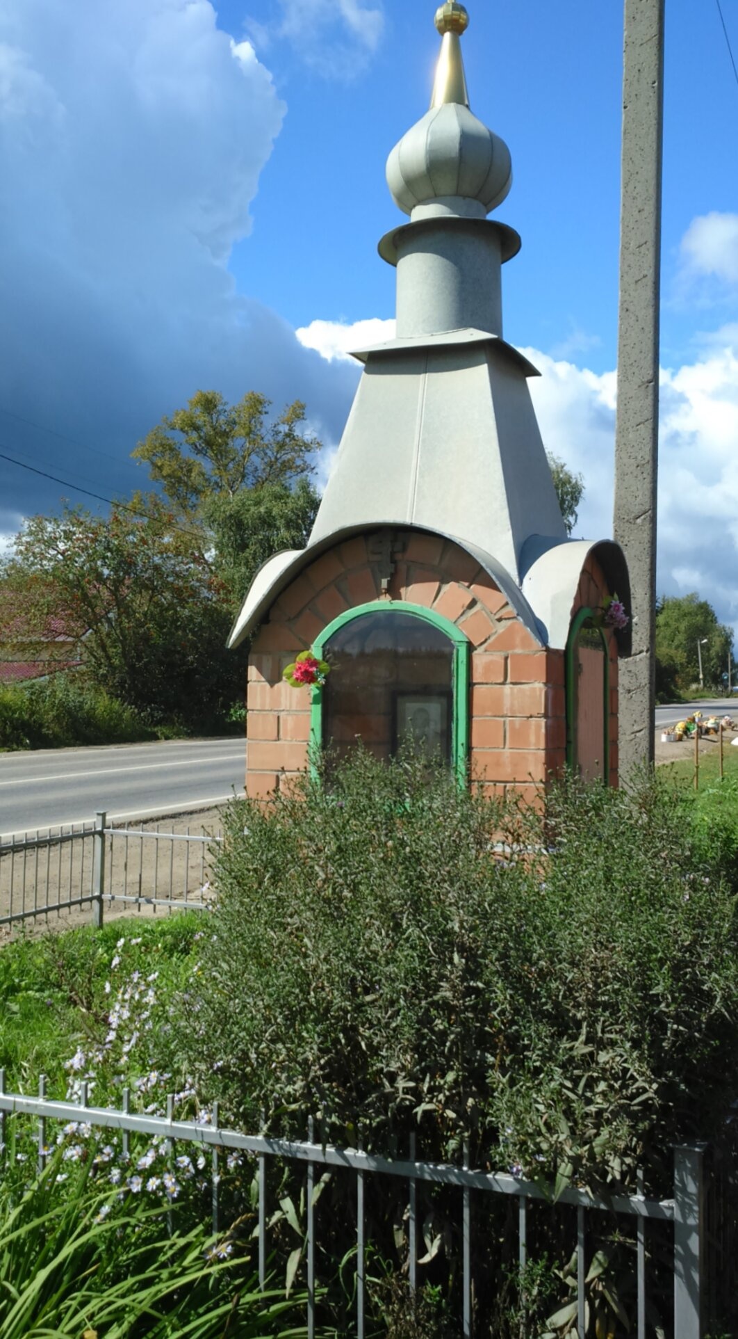 Часовня-поклонный крест Церкви Илии Пророка в Григорово