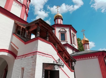 Храм Грузинской иконы Божией Матери в Якшино