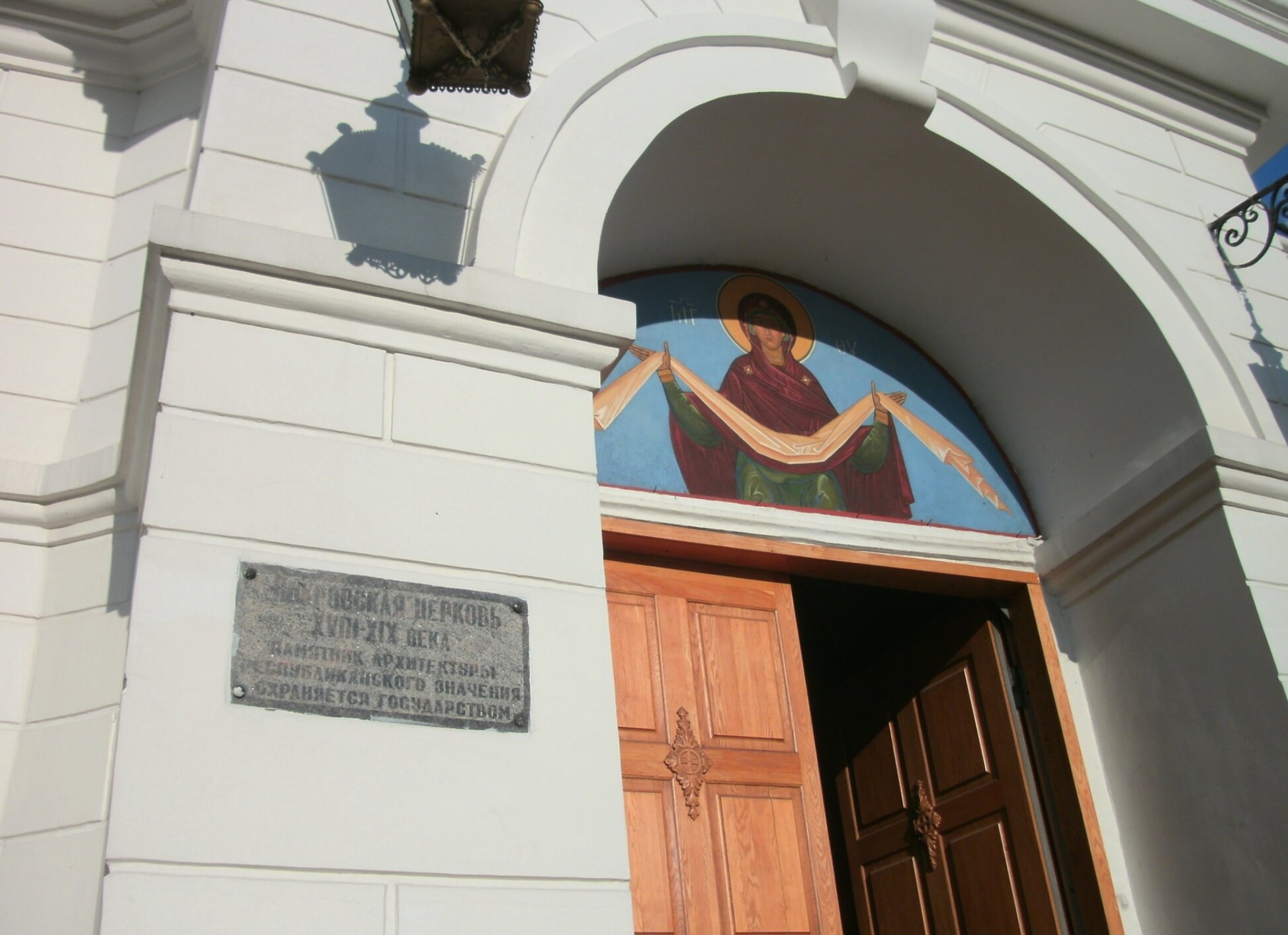 Вход в Покровский собор города Воронежа