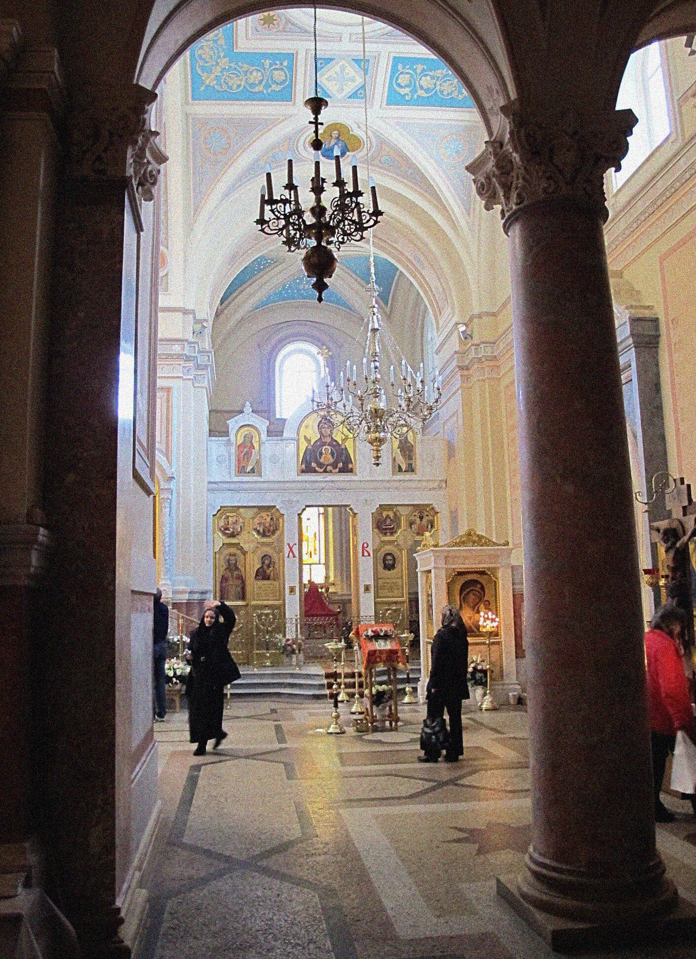 Интерьер собора Усекновения главы Иоанна Предтечи в Иоанно-Предтеченском монастыре