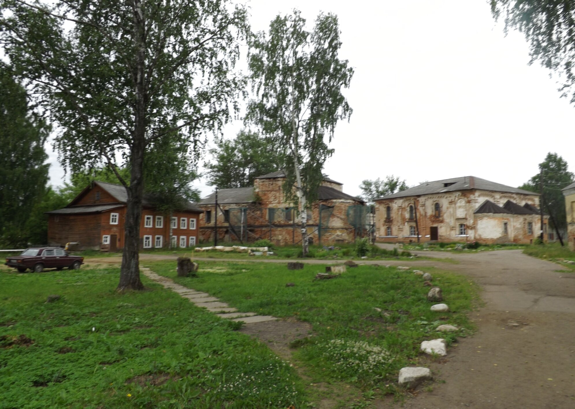 Тихвинский Введенский женский монастырь: история и современность