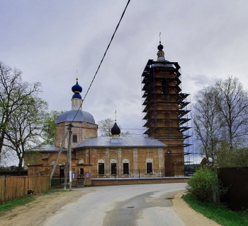 Храм Преображения Господня в селе Спас-Темня