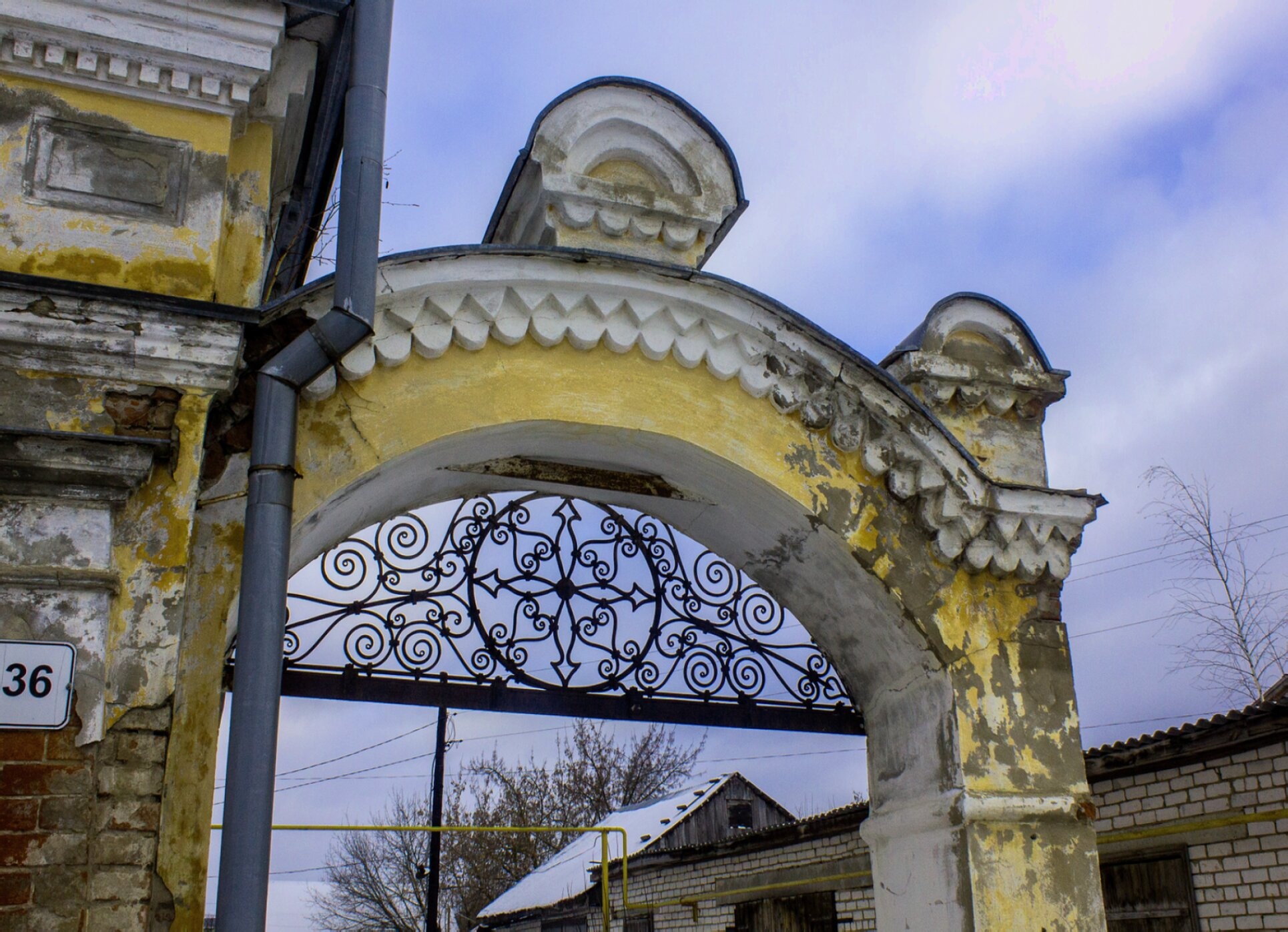 Каменные ворота Церкви Троицы Живоначальной в Большом Мурашкино