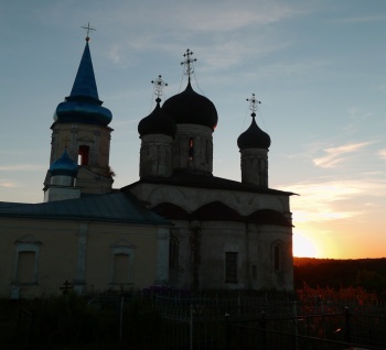Храм Успения Пресвятой Богородицы в селе Иванищи