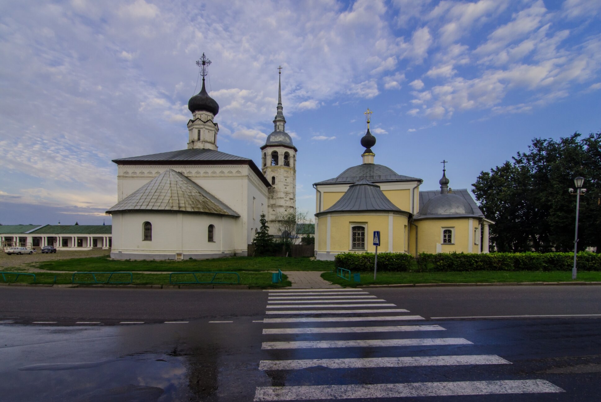 Казанская и Воскресенская церкви в Суздале