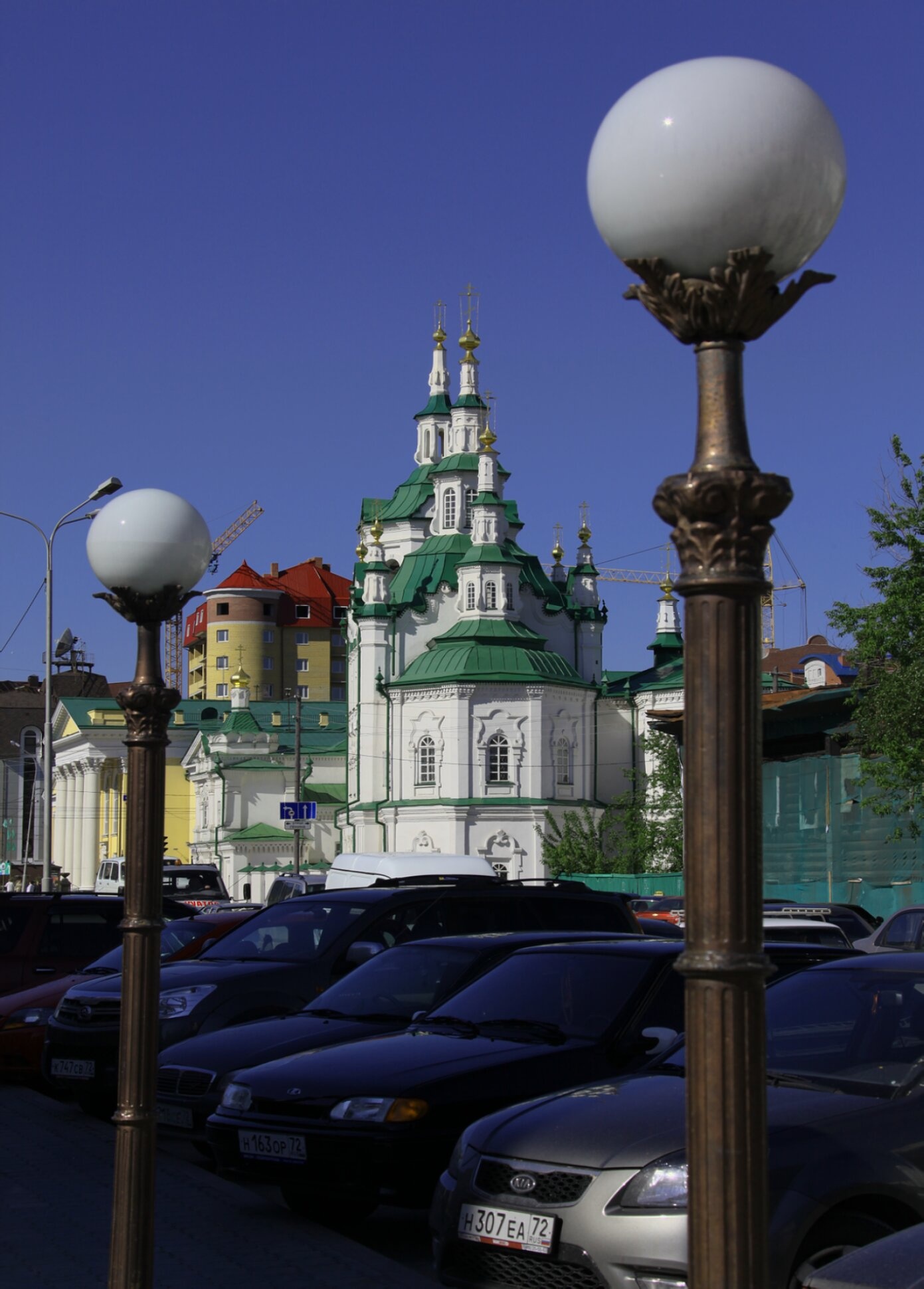 Крестовоздвиженская церковь в Тюмени на фотографии