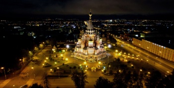 Михайловский собор в Ижевске в ночной подсветке