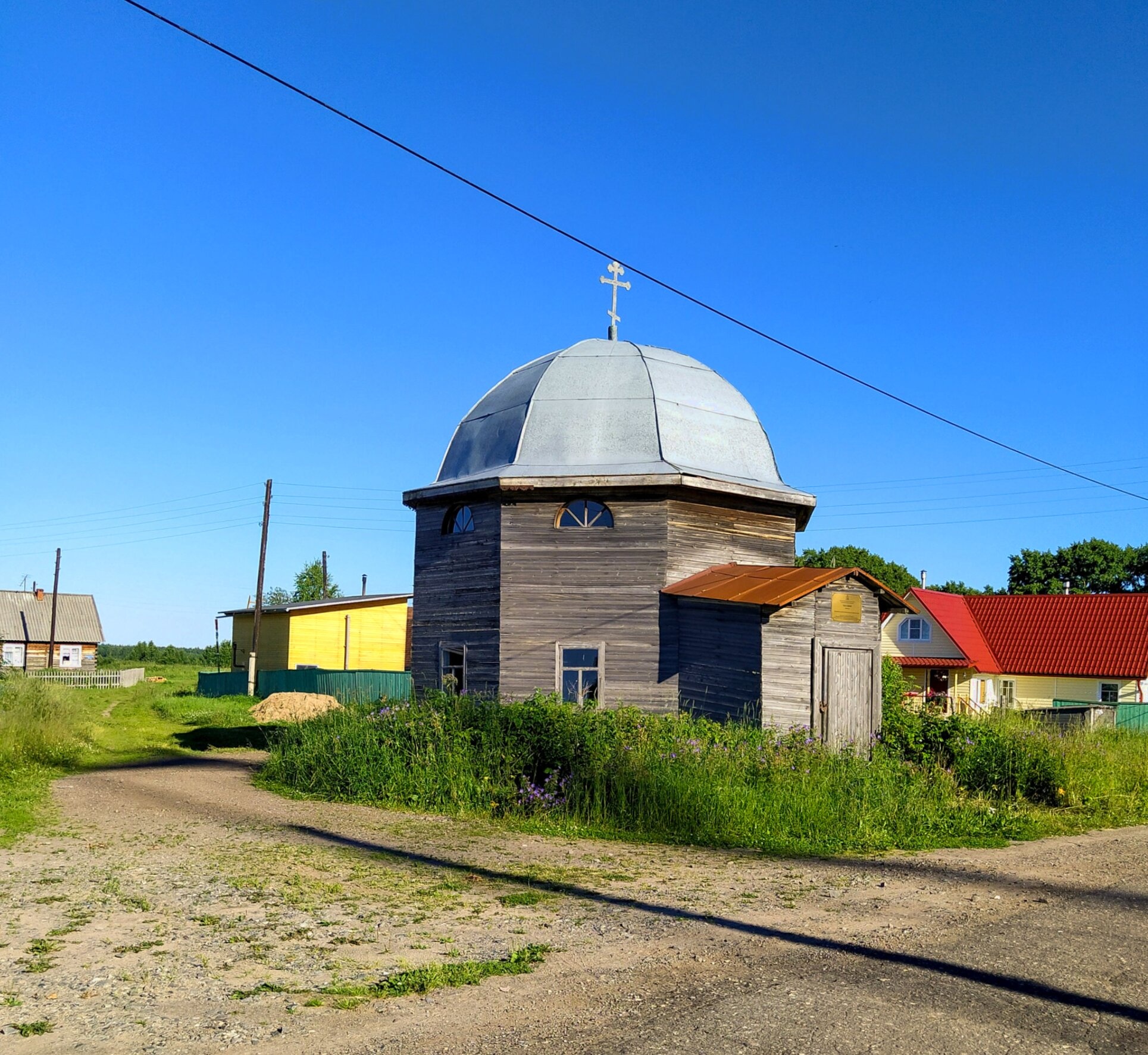 Церковь Дмитрия Солунского в деревне Ломоносово