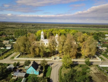 Храм Тихвинской иконы Божией Матери в селе Путилово