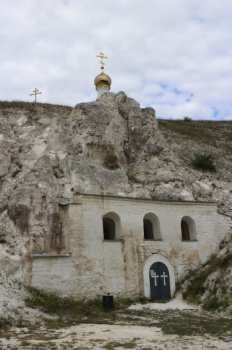 Свято-Успенский Дивногорский мужской монастырь в меловых скалах