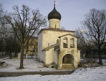 Храм святого Георгия Победоносца со Взвоза в зимнем убранстве