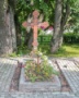 Православная могила у храма Архангела Михаила в Летово