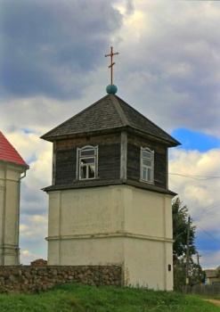 Колокольня Успенской церкви в Плебань