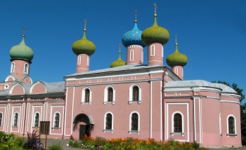 Спасо-Преображенский собор в Тихвине