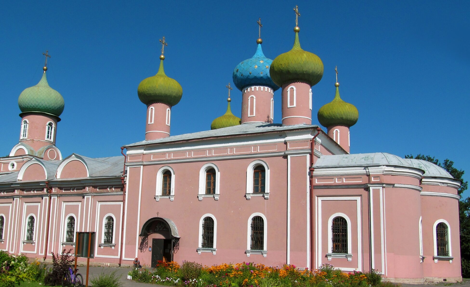 Спасо-Преображенский собор в Тихвине