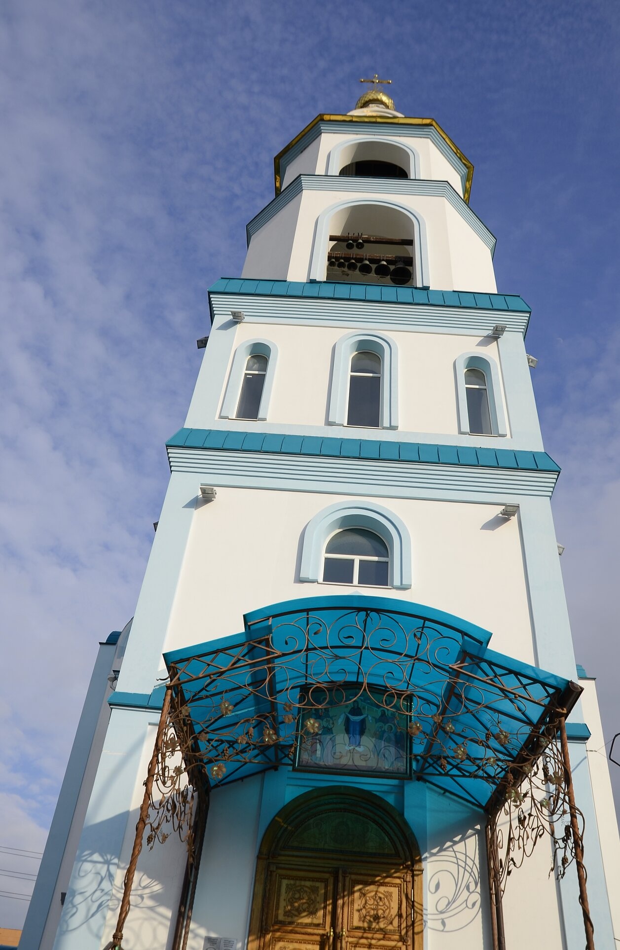 Свято-Покровский храм в Краснодаре - архитектура и детали фасада