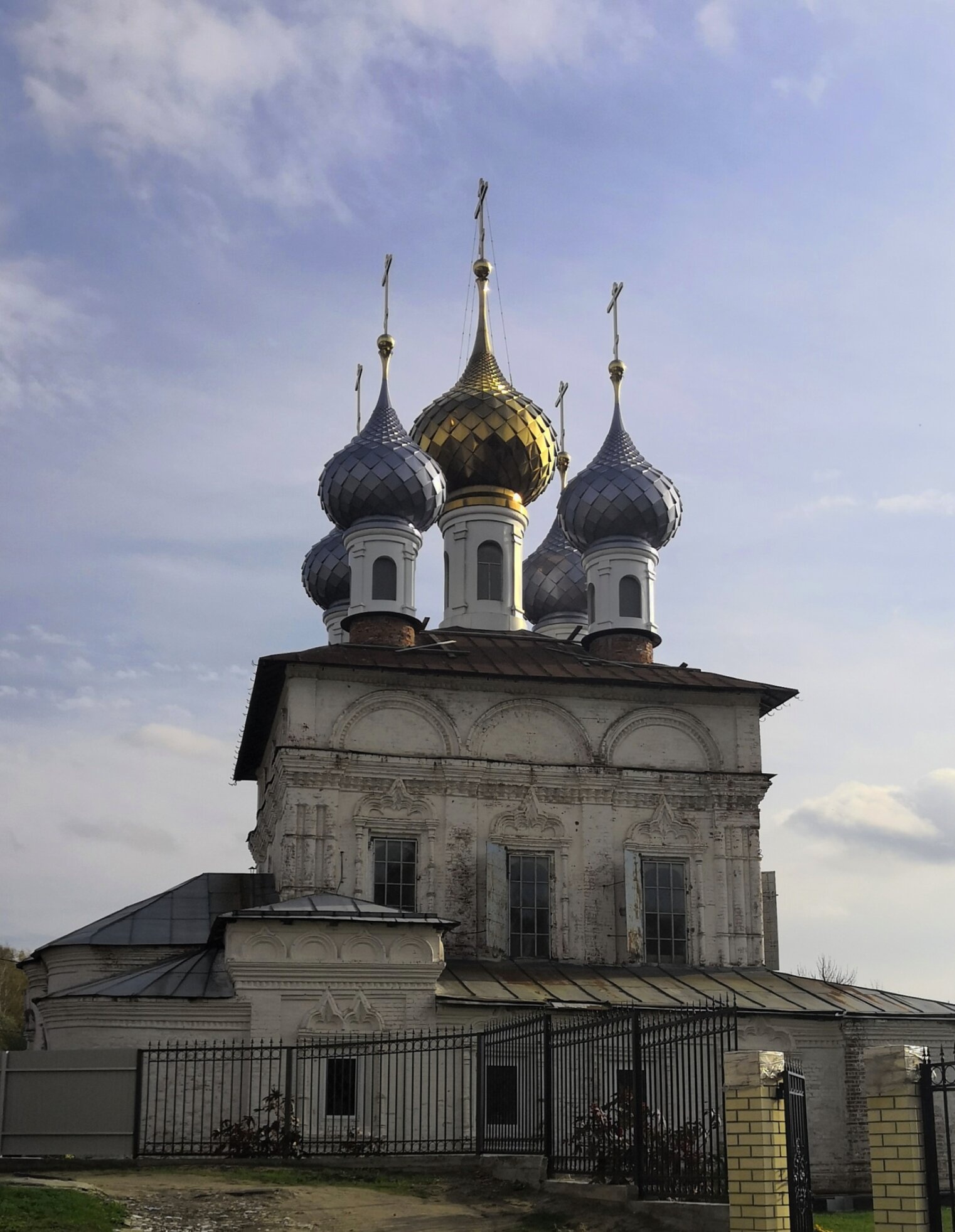 Церковь Смоленской иконы Божией Матери в Некрасовском