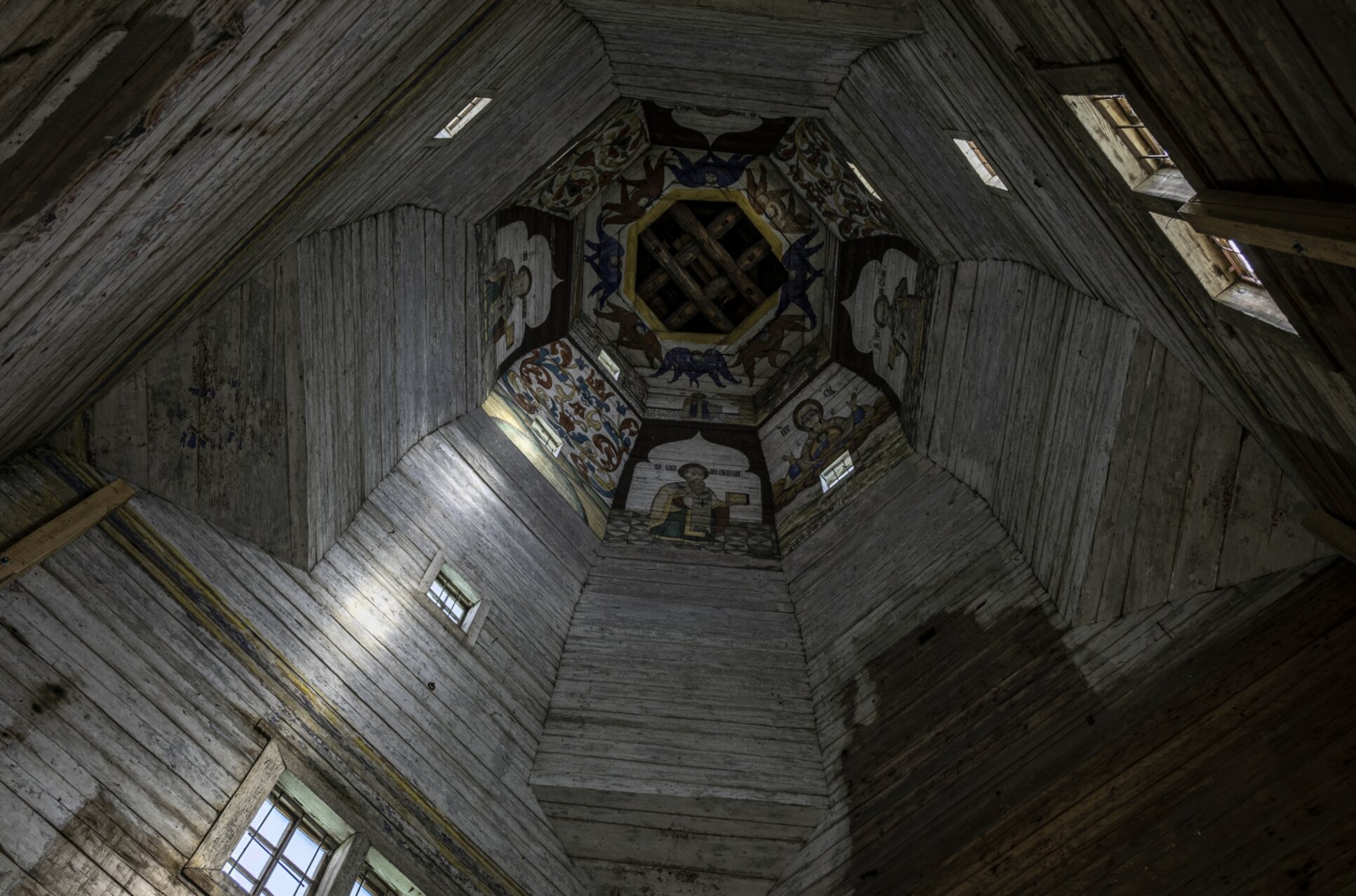 Интерьер Церкви Тихвинской иконы Божией Матери в Торжке