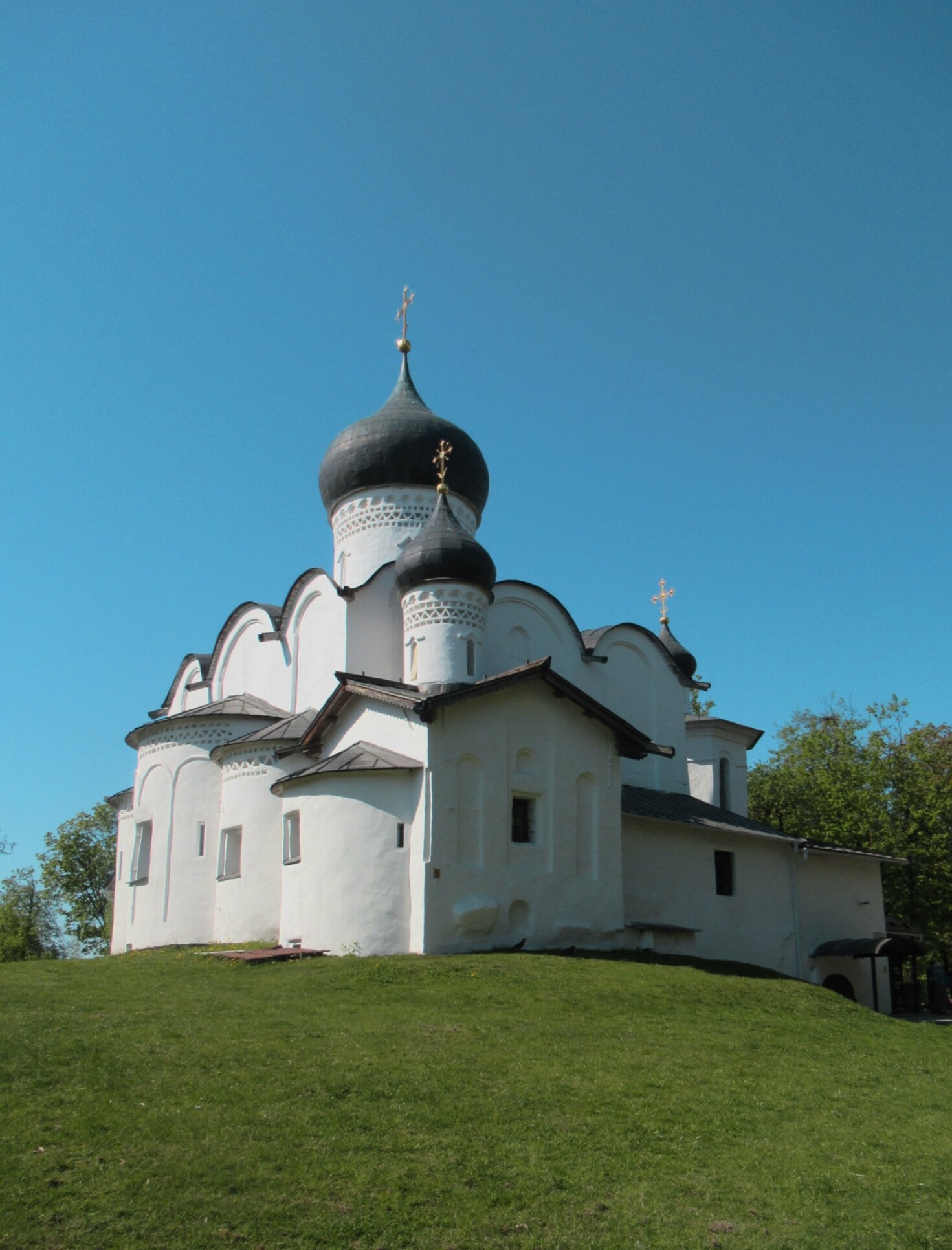 Церковь Василия Великого на Горке в Пскове