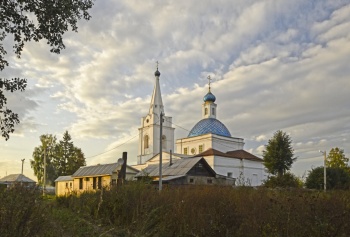 Церковь Казанской иконы Божией Матери в селе Долгомостьево