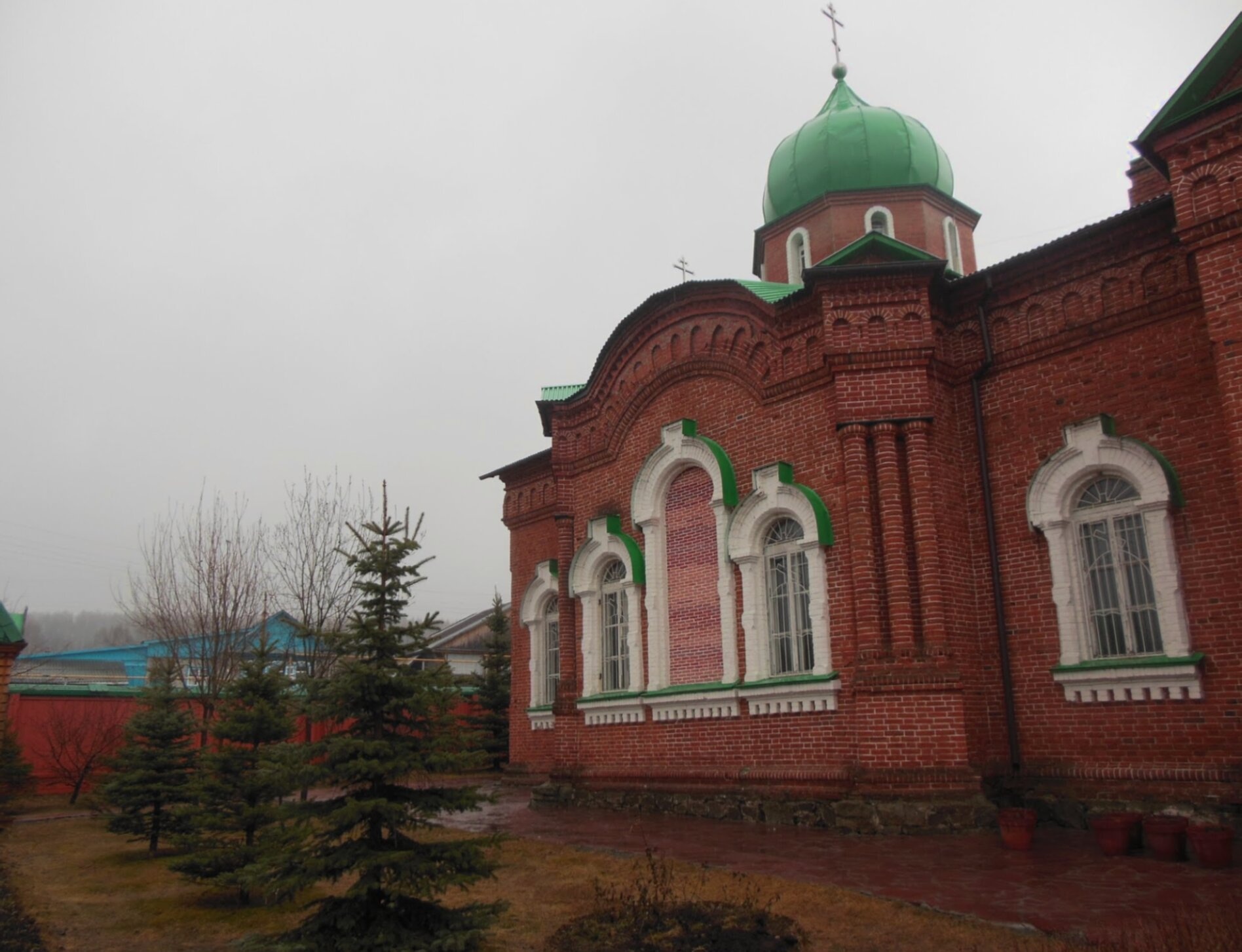 Свято-Троицкий мужской монастырь в селе Тарасково