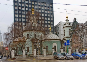 Храм святых бессребреников Космы и Дамиана на Маросейке