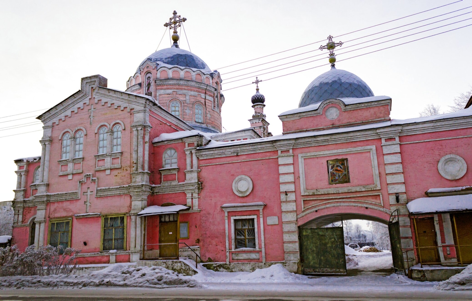 Христорождественский женский монастырь в Слободском