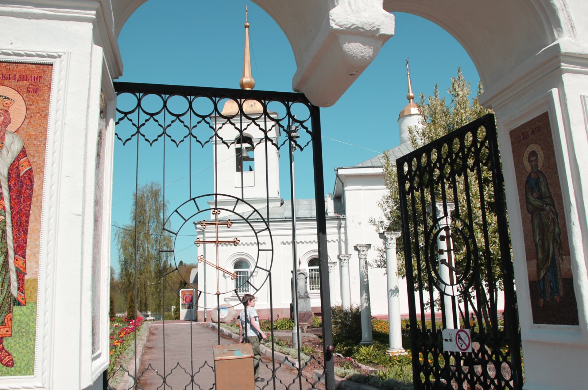Храм Михаила Архангела в деревне Сижно