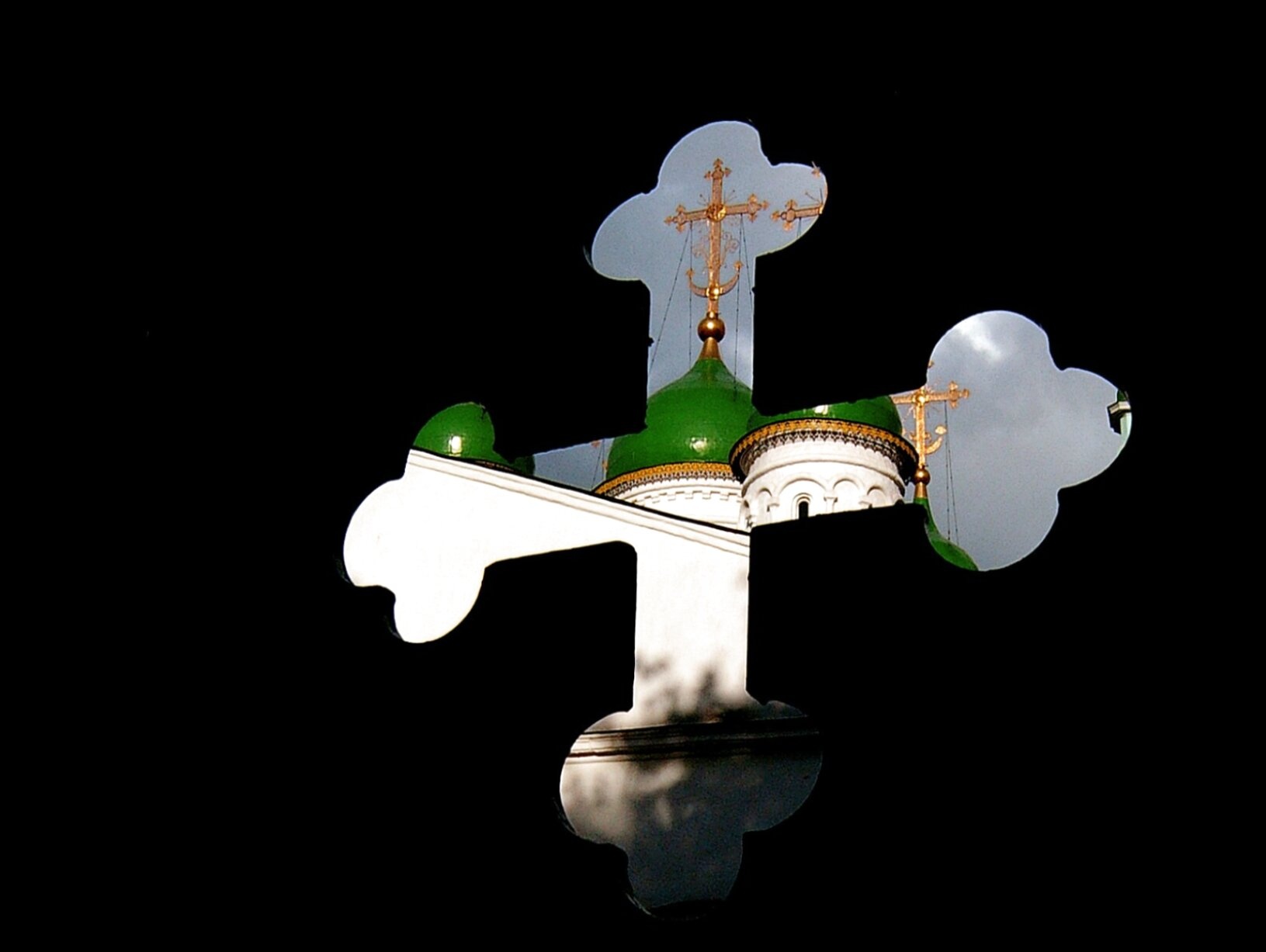 Иконостас Храма Троицы Живоначальной в Листах: внутреннее убранство