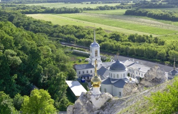 Свято-Успенский Дивногорский мужской монастырь
