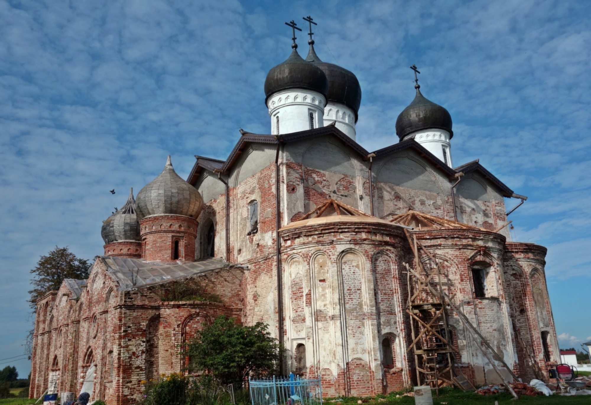 Свято-Троицкий Михайло-Клопский мужской монастырь