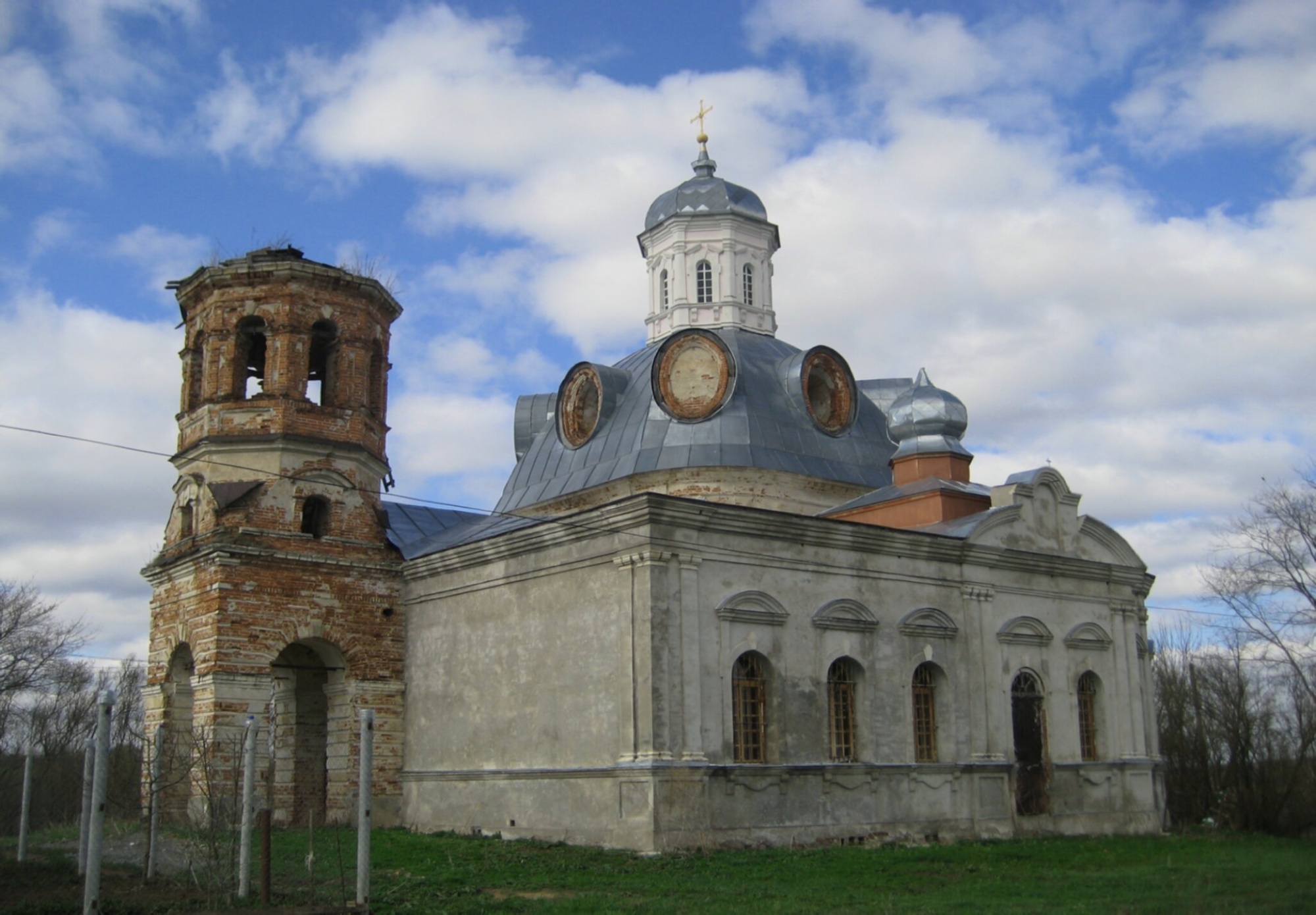 Церковь Воскресения Христова в селе Роща