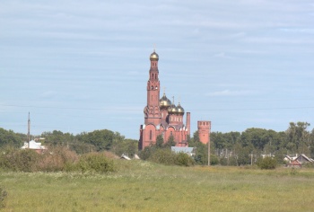 Воскресенский храм в городе Вичуга (Красная церковь)