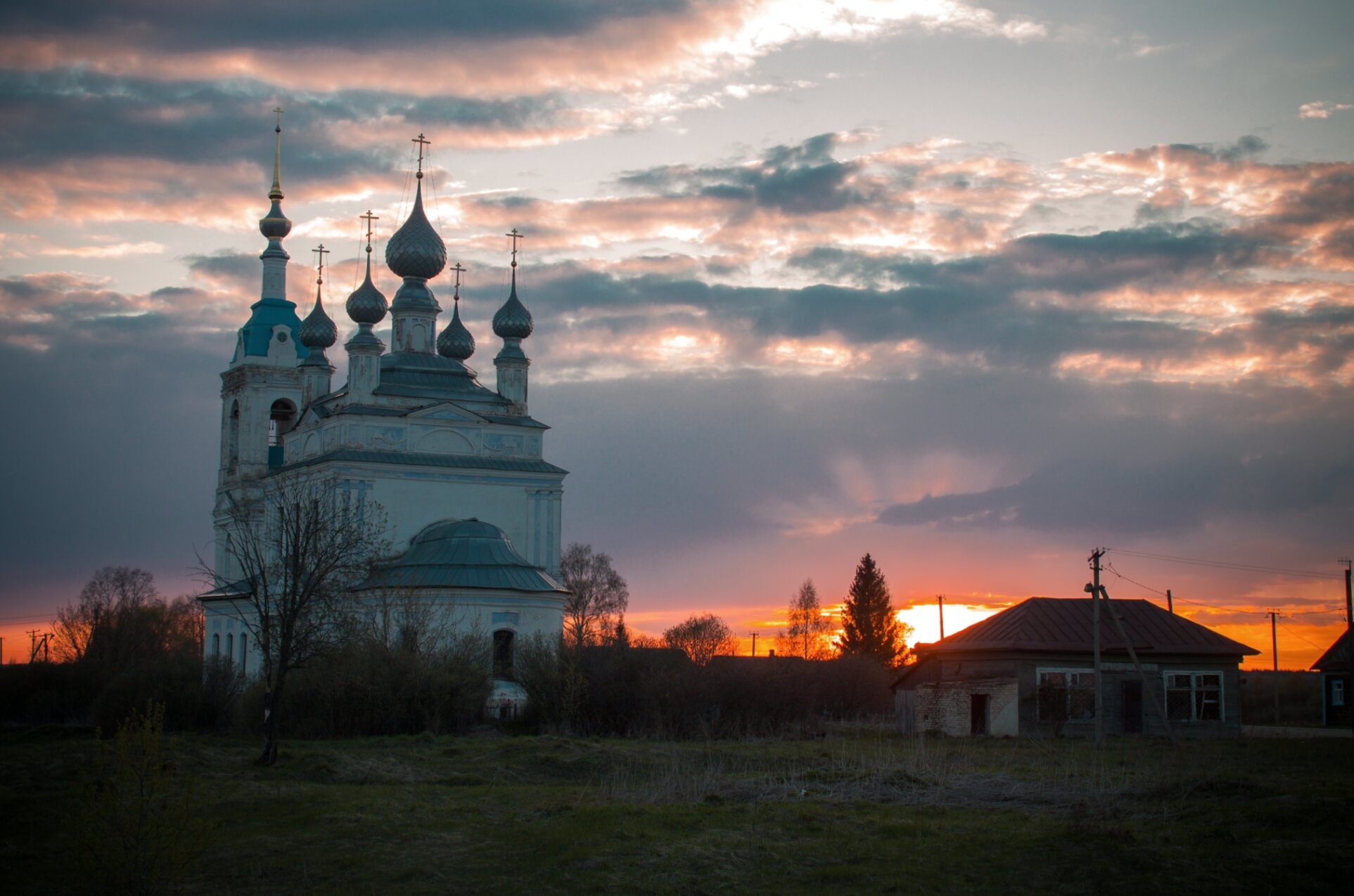 Церковь Рождества Пресвятой Богородицы в селе Савинском