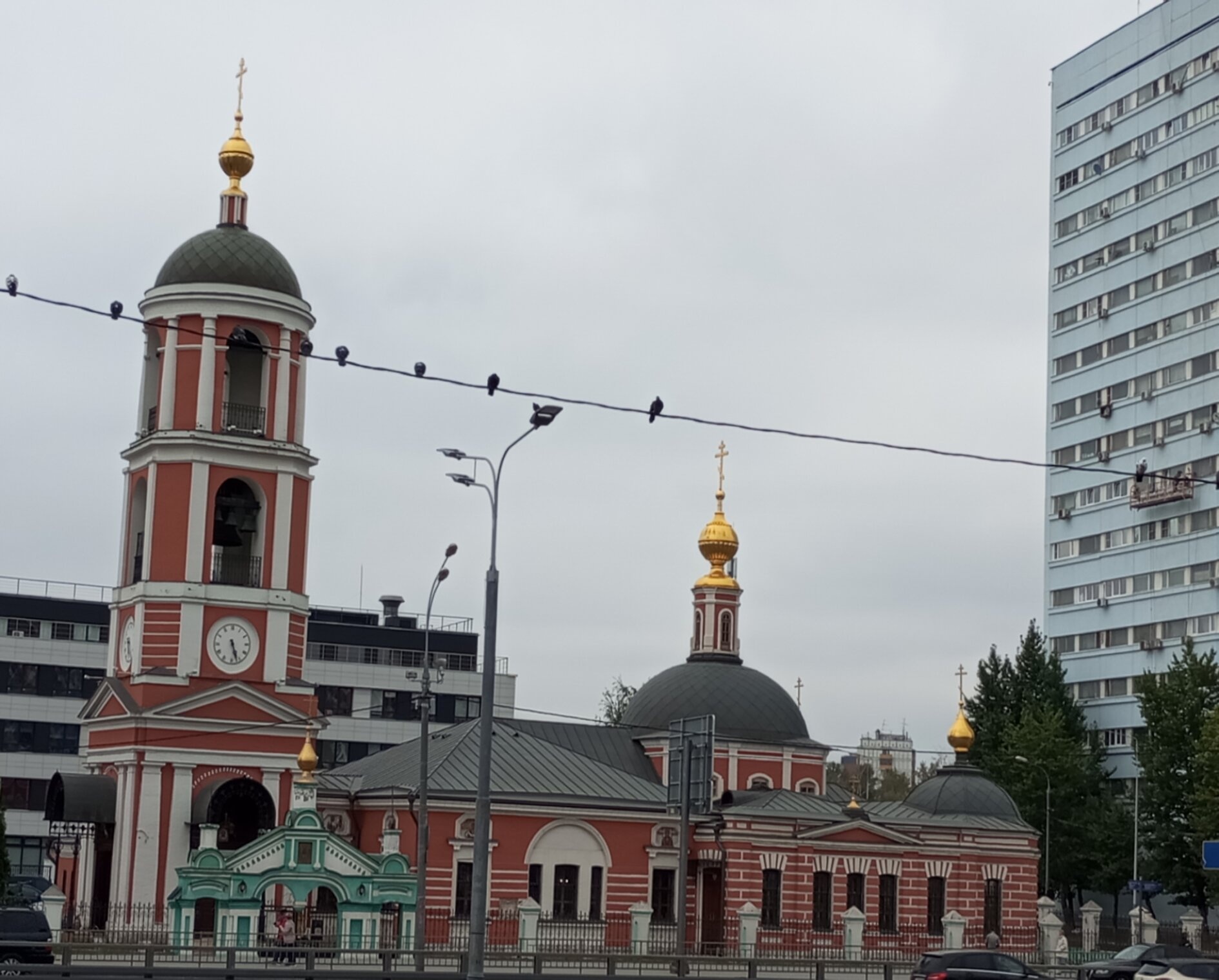 Храм Живоначальной Троицы в Карачарове: история и архитектура