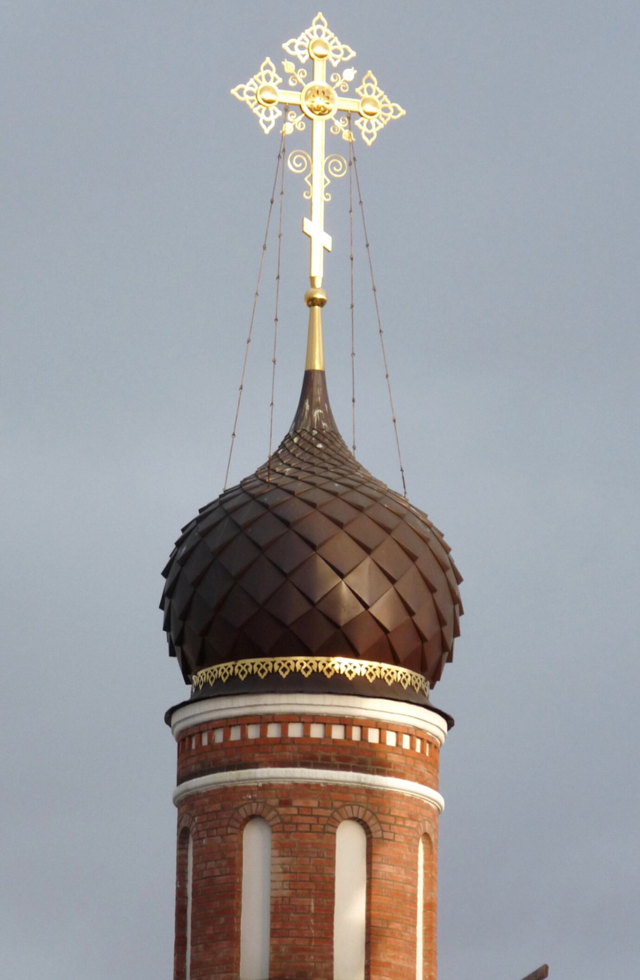 Купол и крест Церкви Сретения Господня в Ярославле