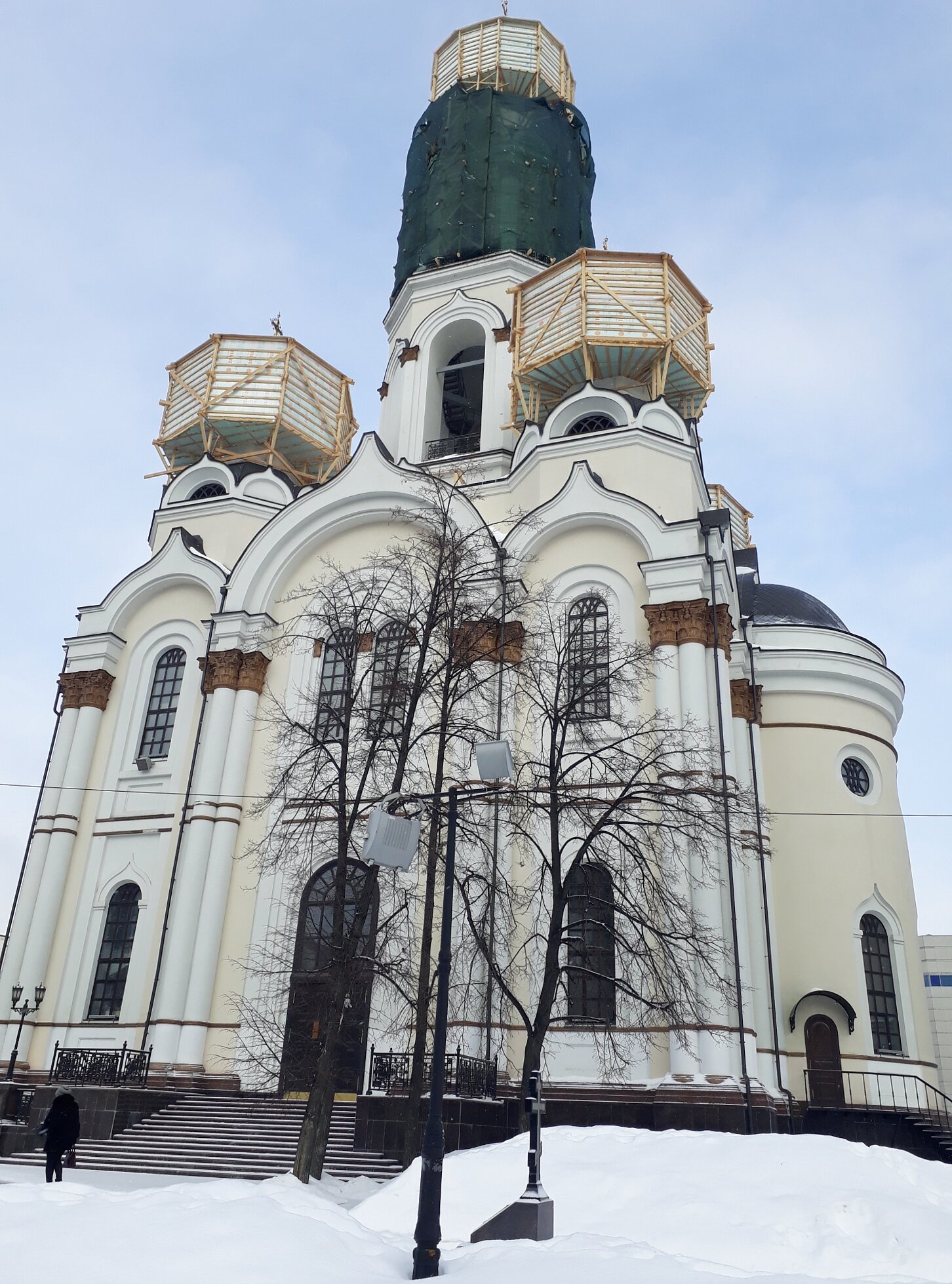 Храм Большой Златоуст в зимнем убранстве