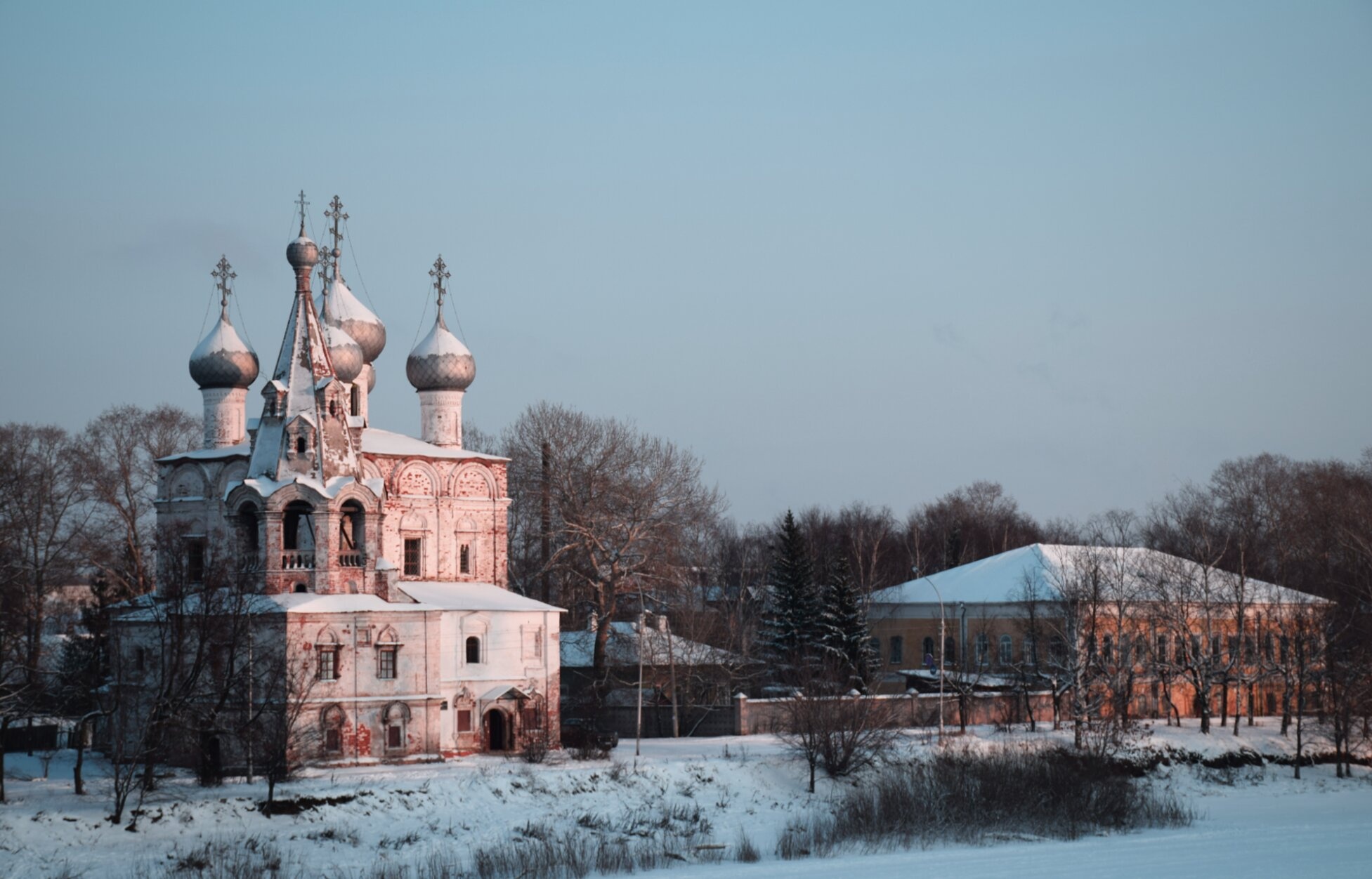 Церковь Иоанна Златоуста в Вологде - зимняя фотография