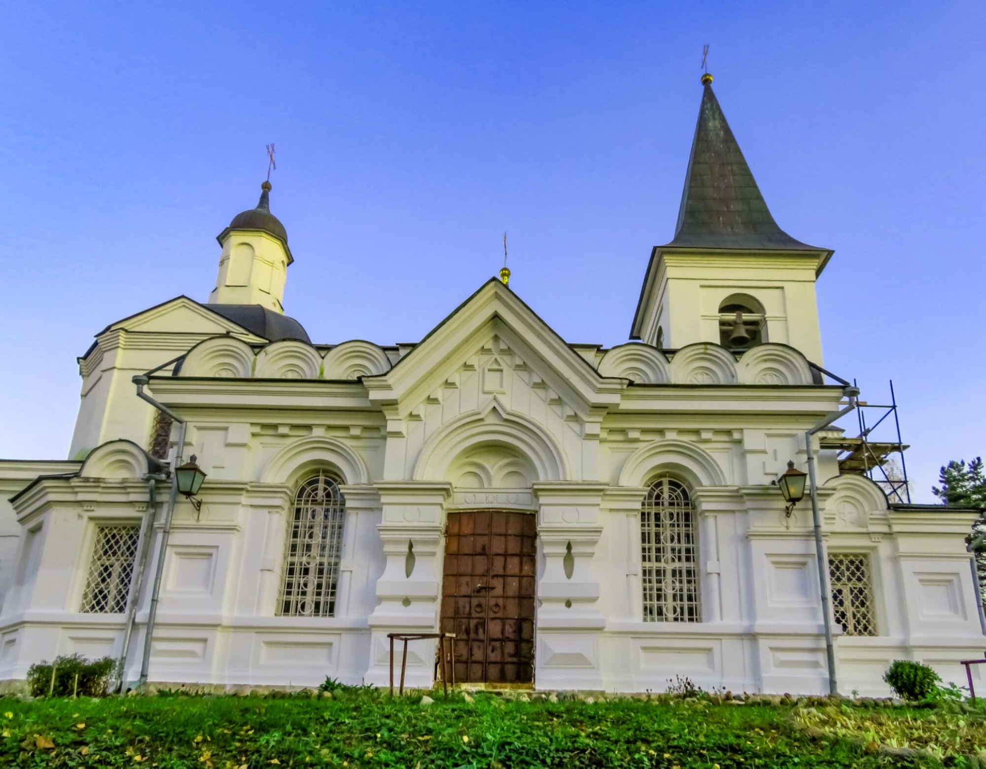 Церковь Воскресения Христова в Тарусе