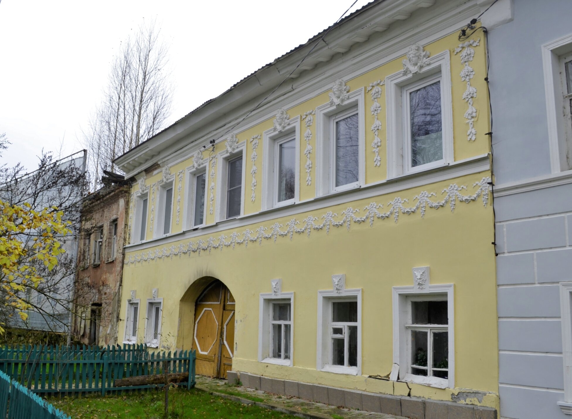 Церковь Смоленской Богоматери в деревне Гзино