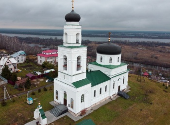 Храм в честь Преображения Господня в селе Кадницы