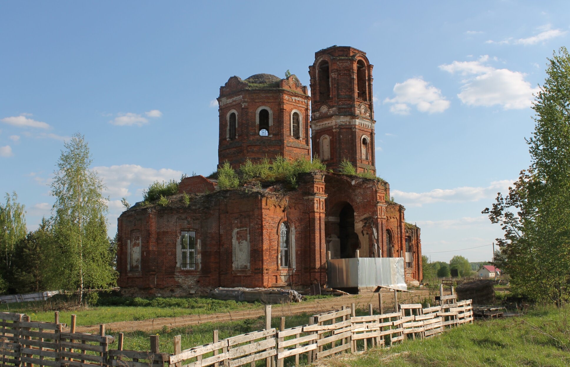 Храм Рождества Пресвятой Богородицы в селе Верховлянь