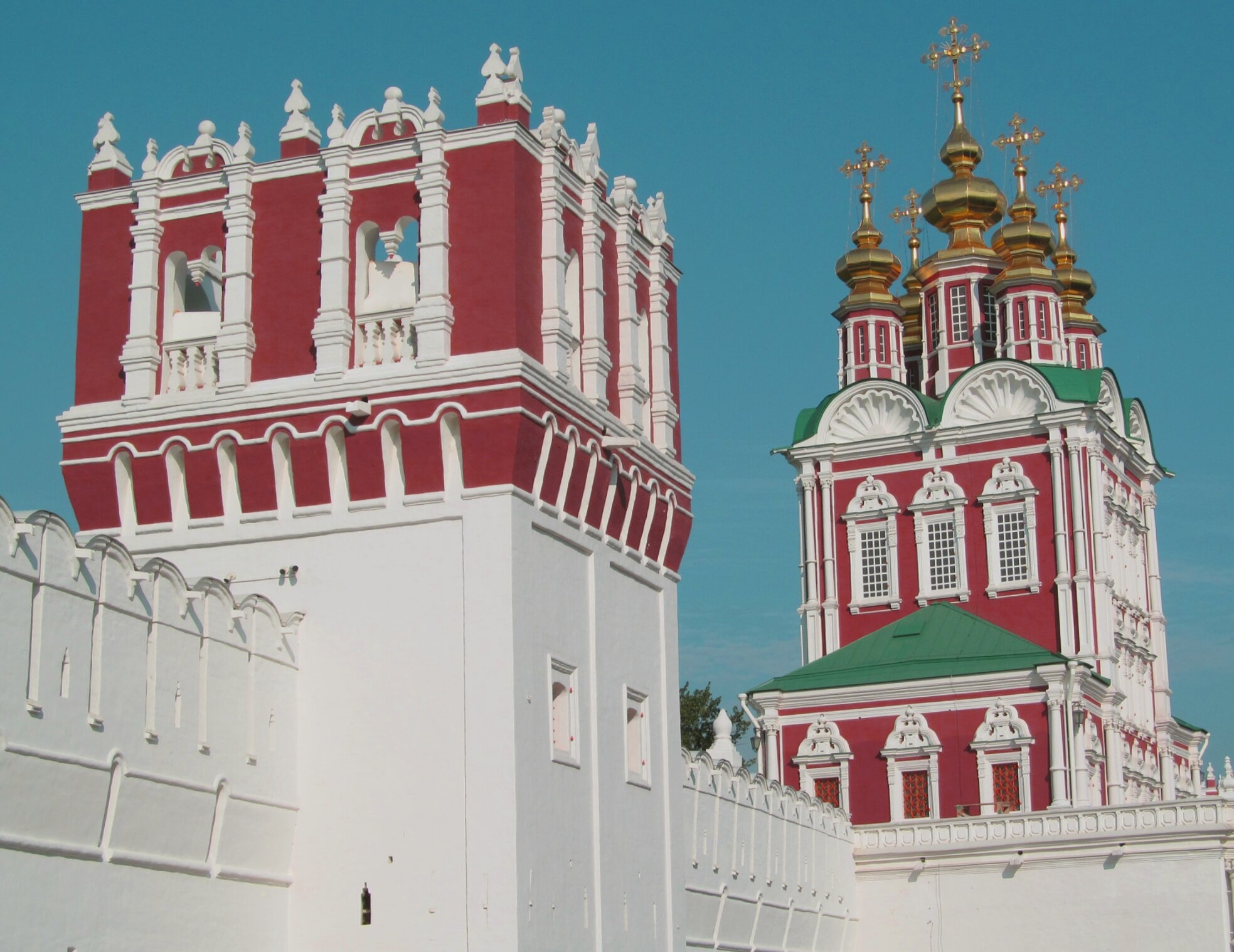 Новодевичий ставропигиальный женский монастырь в Москве